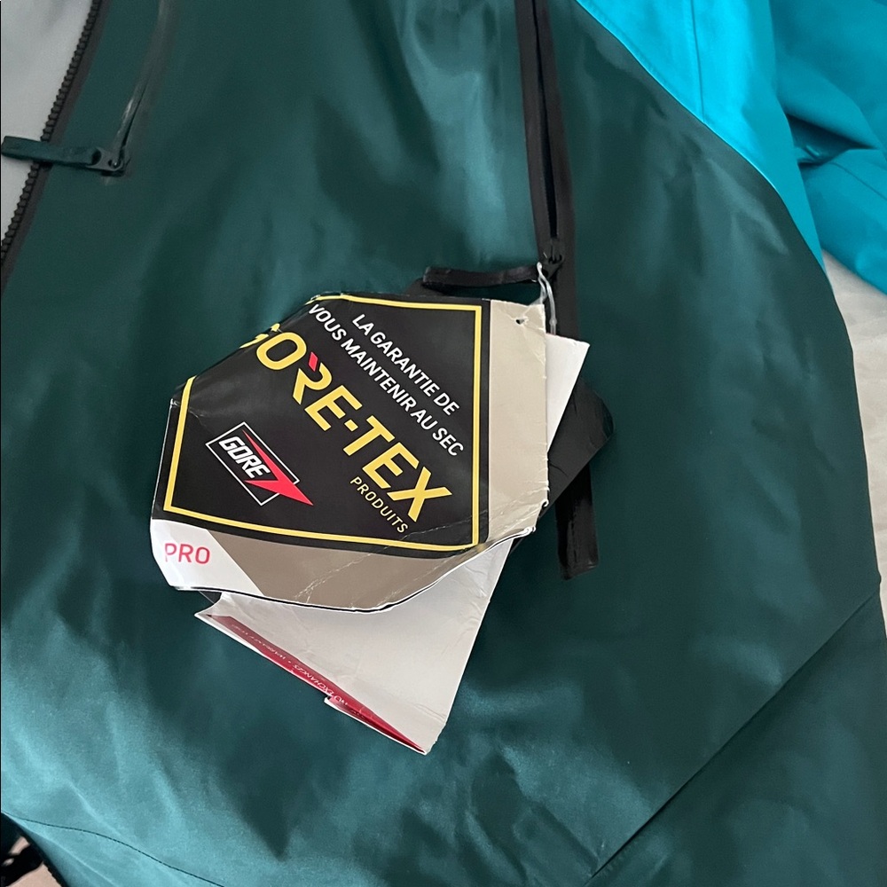 Arc'teryx Men's Teal and Forest Green Ski Jacket - Picture 6 of 7